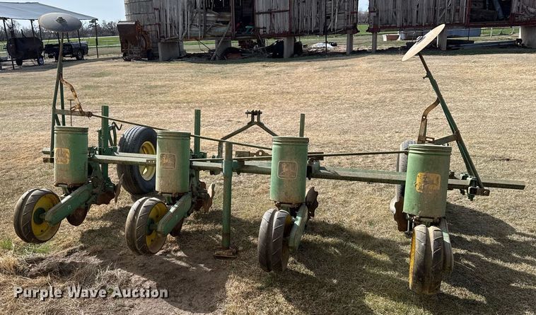 image for item EG6178 John Deere 71 planter