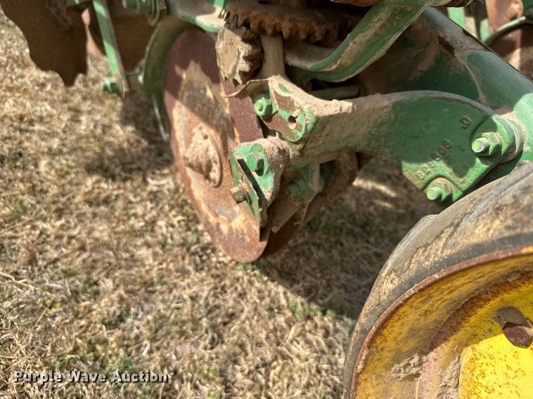 image for item EG6178 John Deere 71 planter
