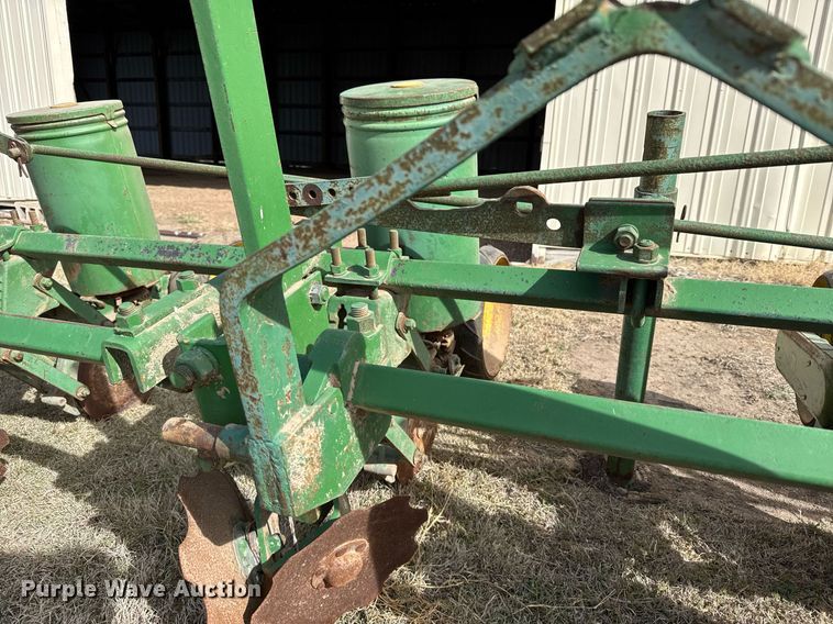image for item EG6178 John Deere 71 planter