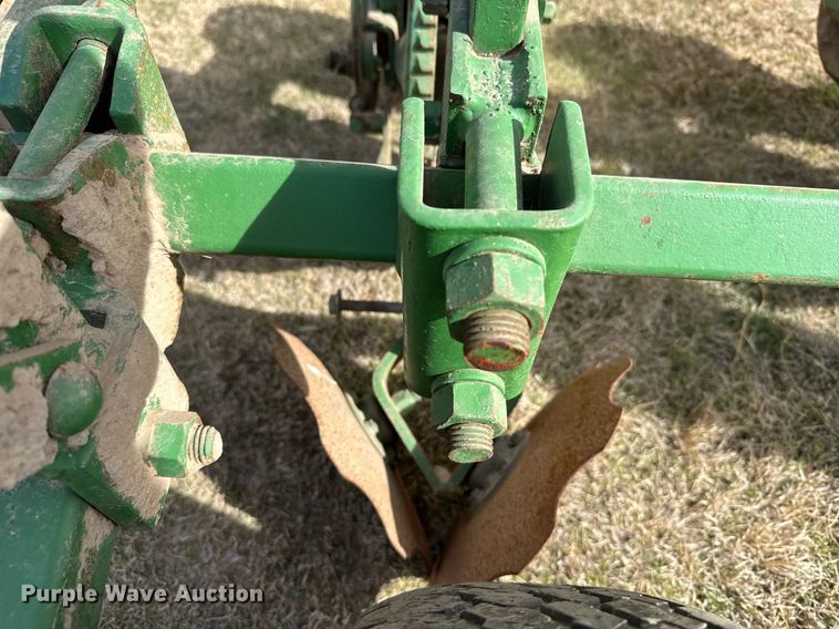 image for item EG6178 John Deere 71 planter