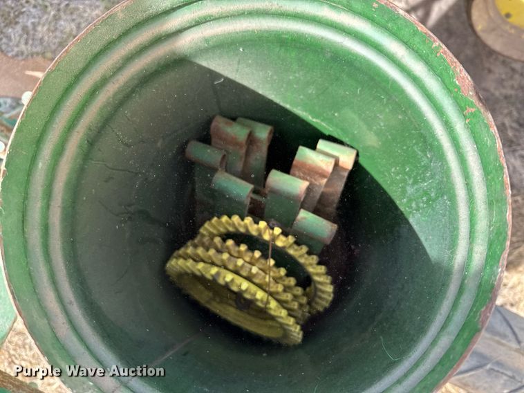 image for item EG6178 John Deere 71 planter