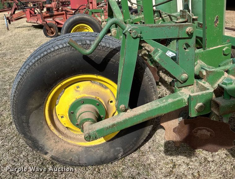 image for item EG6178 John Deere 71 planter