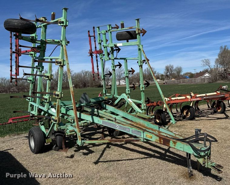 image for item EG6183 Deutz-Allis 1400 field cultivator