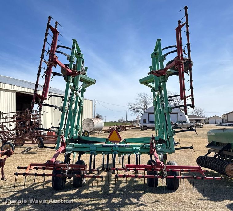 image for item EG6183 Deutz-Allis 1400 field cultivator