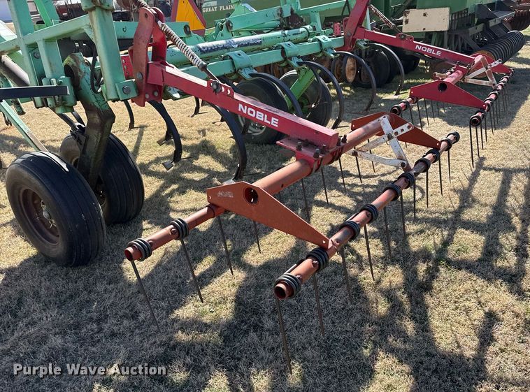image for item EG6183 Deutz-Allis 1400 field cultivator