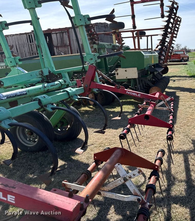 image for item EG6183 Deutz-Allis 1400 field cultivator