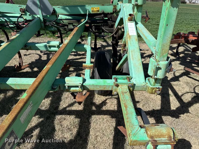image for item EG6183 Deutz-Allis 1400 field cultivator