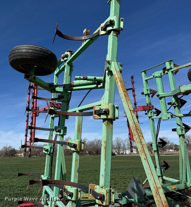 image for item EG6183 Deutz-Allis 1400 field cultivator