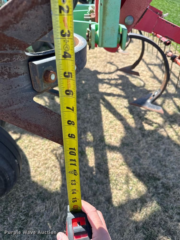 image for item EG6183 Deutz-Allis 1400 field cultivator