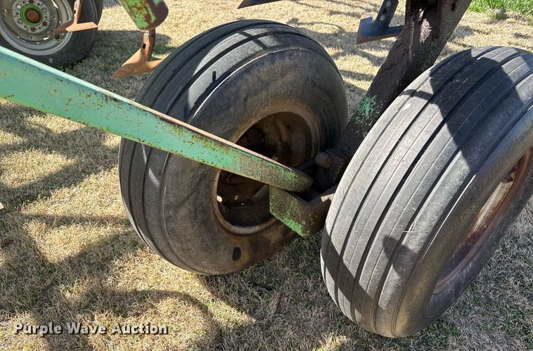 image for item EG6183 Deutz-Allis 1400 field cultivator