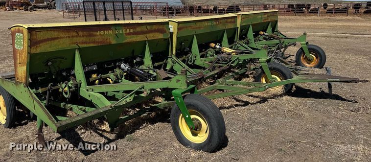 image for item EG6203 John Deere LZ812 grain drill