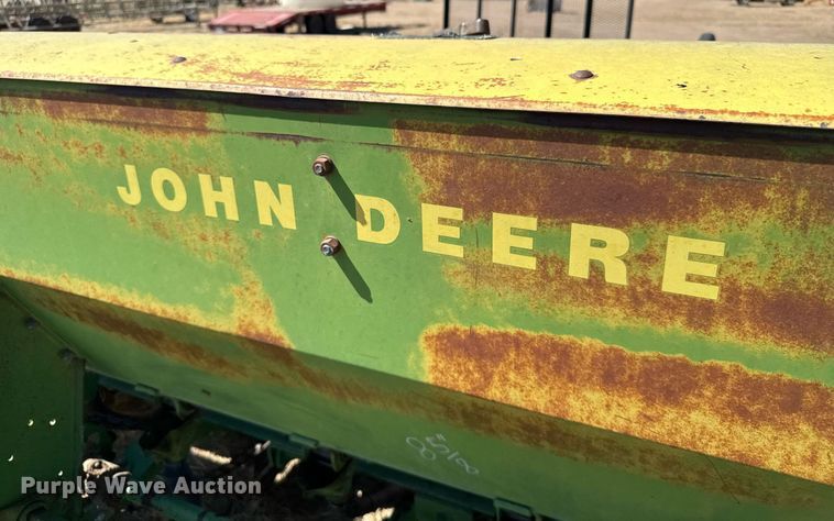 image for item EG6203 John Deere LZ812 grain drill