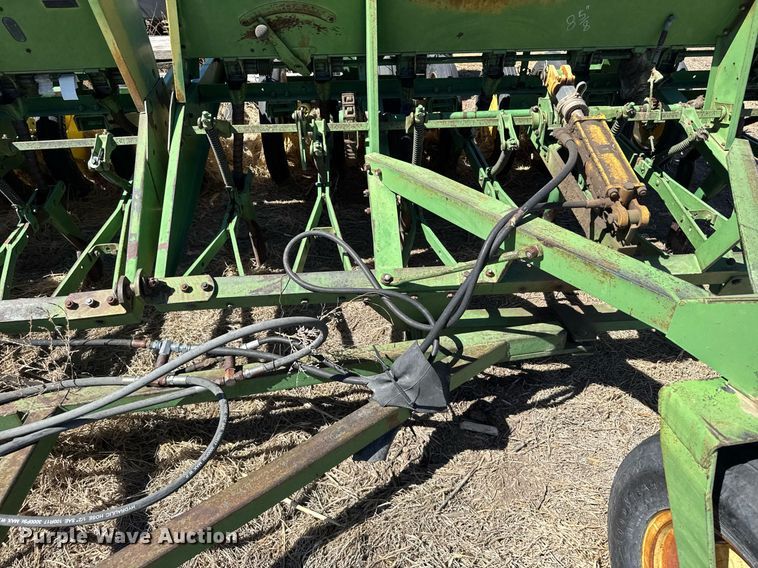 image for item EG6203 John Deere LZ812 grain drill