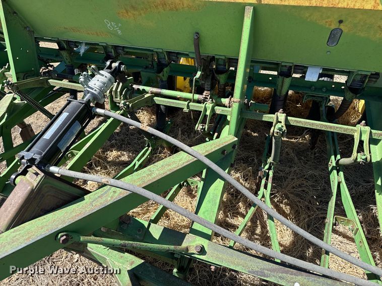 image for item EG6203 John Deere LZ812 grain drill