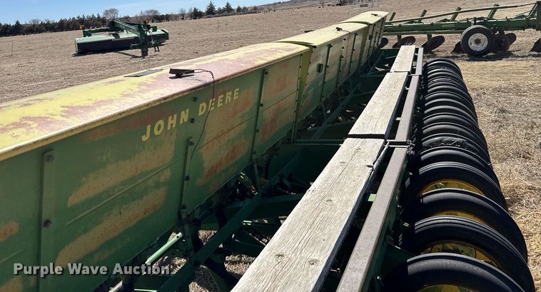 image for item EG6203 John Deere LZ812 grain drill