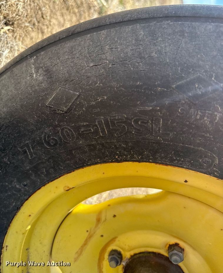 image for item EG6203 John Deere LZ812 grain drill