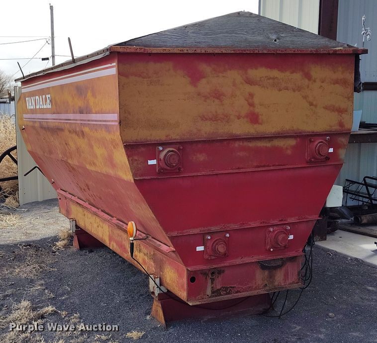 image for item EH0220 Van Dale feed mixer bed