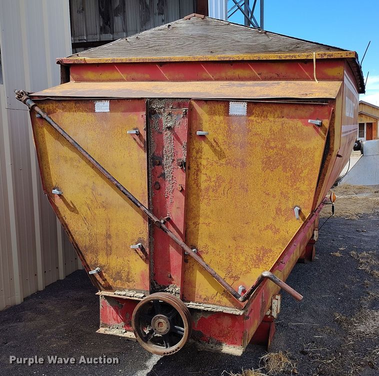 image for item EH0220 Van Dale feed mixer bed