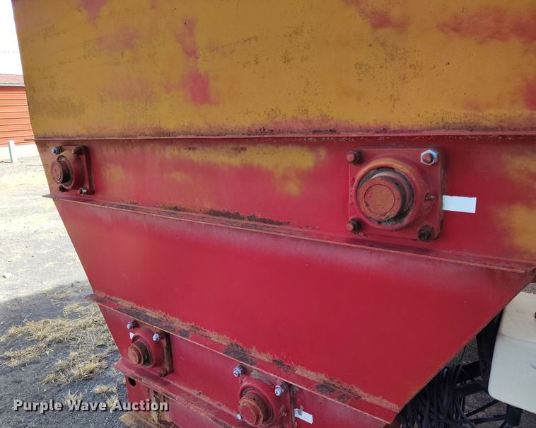 image for item EH0220 Van Dale feed mixer bed