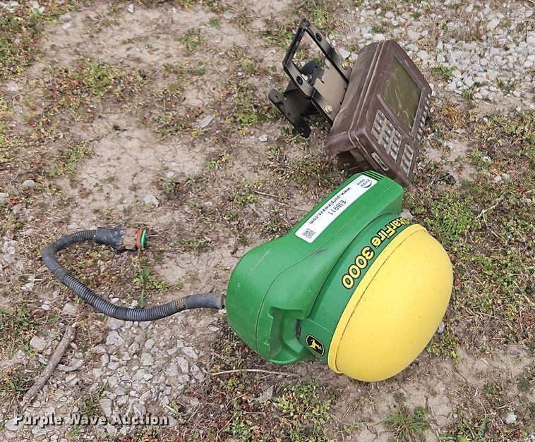 image for item EI8911 John Deere StarFire 3000 GPS system