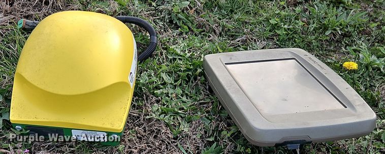 image for item EI8912 John Deere StarFire 6000 GPS system