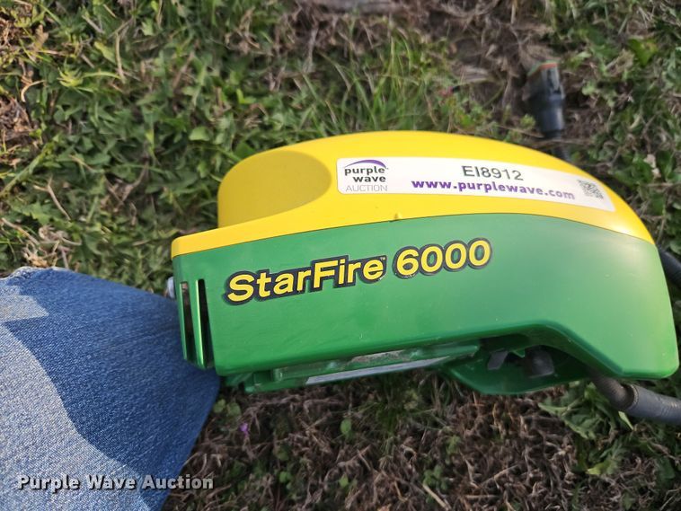 image for item EI8912 John Deere StarFire 6000 GPS system