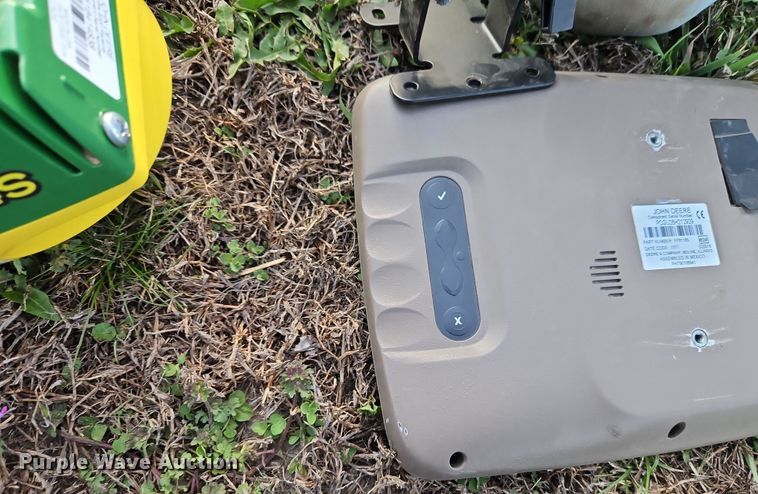 image for item EI8912 John Deere StarFire 6000 GPS system