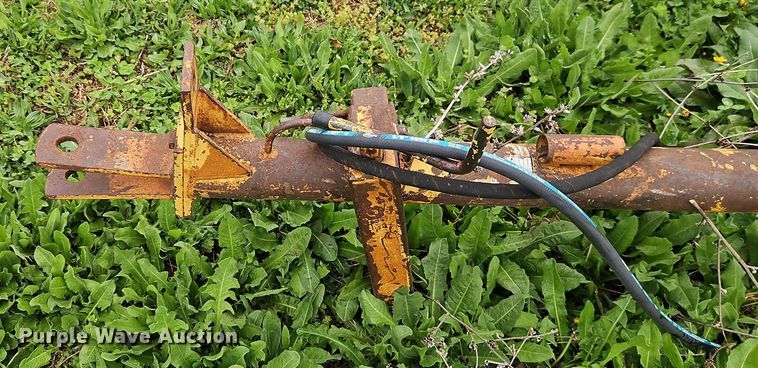 image for item EI8927 1995 Vermeer WR22 hay rake