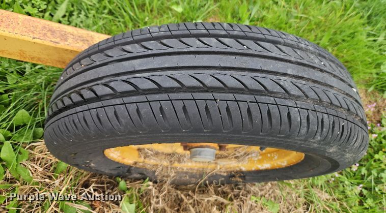 image for item EI8927 1995 Vermeer WR22 hay rake