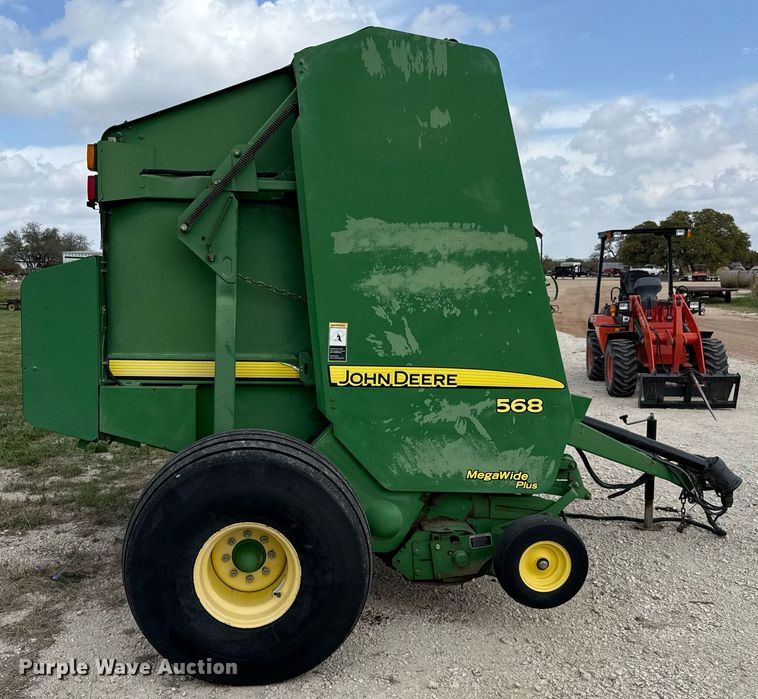 image for item EJ3583 2007 John Deere 568 MegaWide Plus round baler