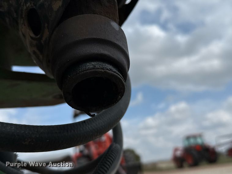 image for item EJ3583 2007 John Deere 568 MegaWide Plus round baler