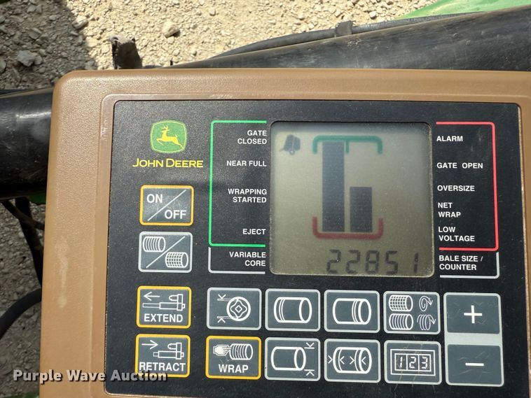 image for item EJ3583 2007 John Deere 568 MegaWide Plus round baler