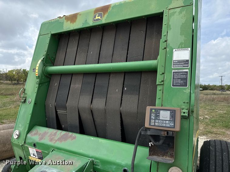 image for item EJ3583 2007 John Deere 568 MegaWide Plus round baler