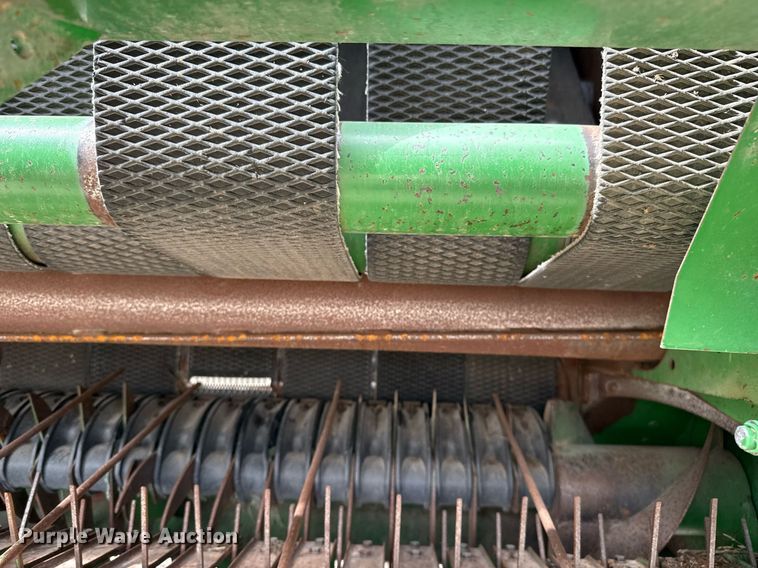 image for item EJ3583 2007 John Deere 568 MegaWide Plus round baler