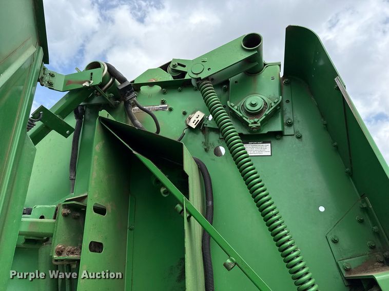 image for item EJ3583 2007 John Deere 568 MegaWide Plus round baler