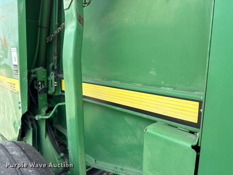image for item EJ3583 2007 John Deere 568 MegaWide Plus round baler