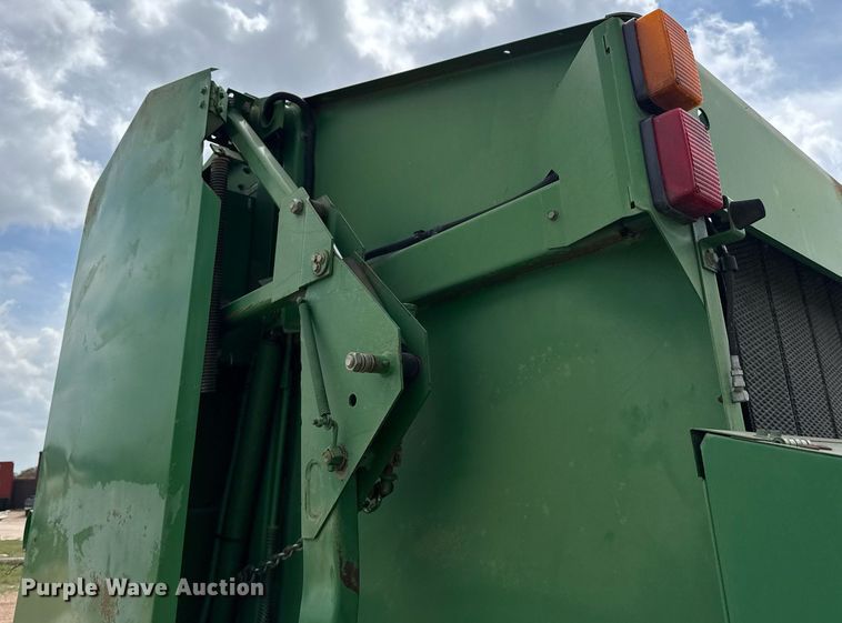 image for item EJ3583 2007 John Deere 568 MegaWide Plus round baler