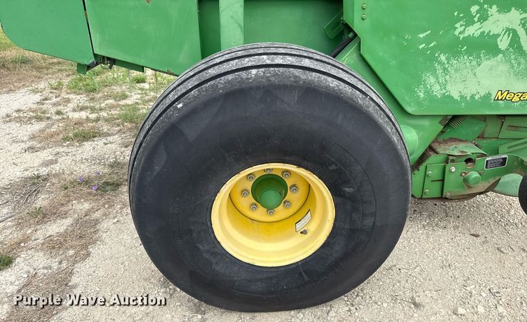 image for item EJ3583 2007 John Deere 568 MegaWide Plus round baler