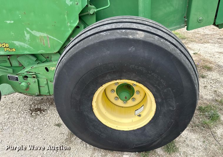 image for item EJ3583 2007 John Deere 568 MegaWide Plus round baler