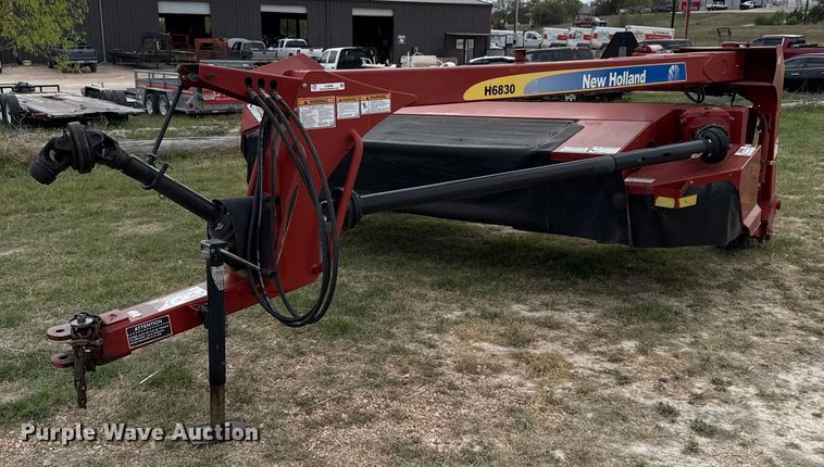 image for item EJ3586 2010 New Holland H6830 disc mower