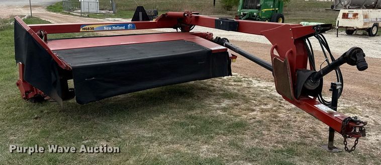 image for item EJ3586 2010 New Holland H6830 disc mower