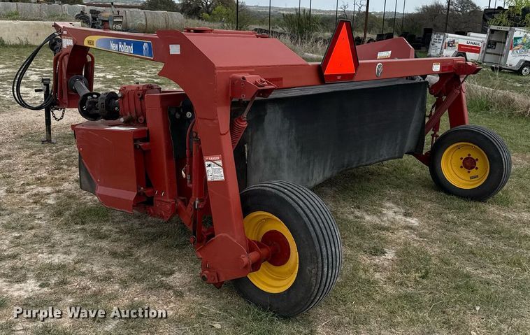 image for item EJ3586 2010 New Holland H6830 disc mower