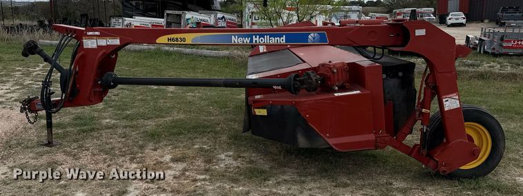 image for item EJ3586 2010 New Holland H6830 disc mower