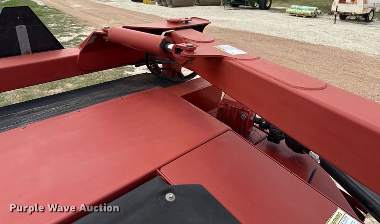 image for item EJ3586 2010 New Holland H6830 disc mower