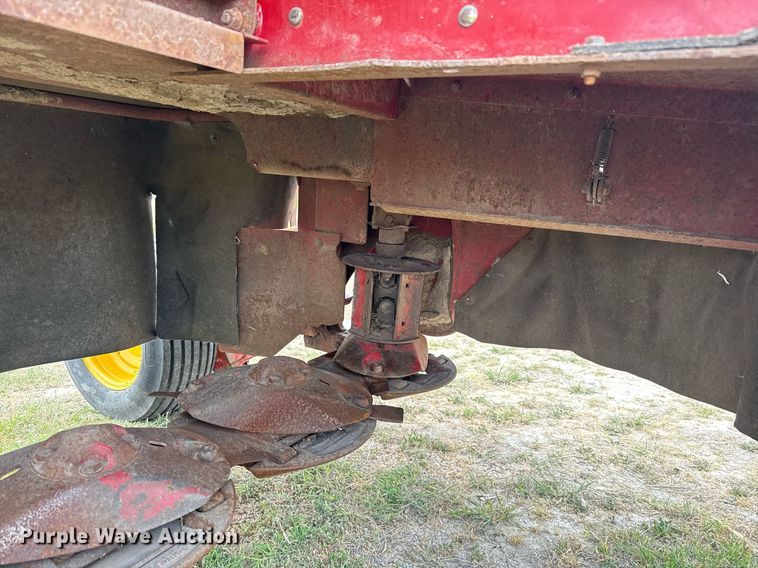 image for item EJ3586 2010 New Holland H6830 disc mower