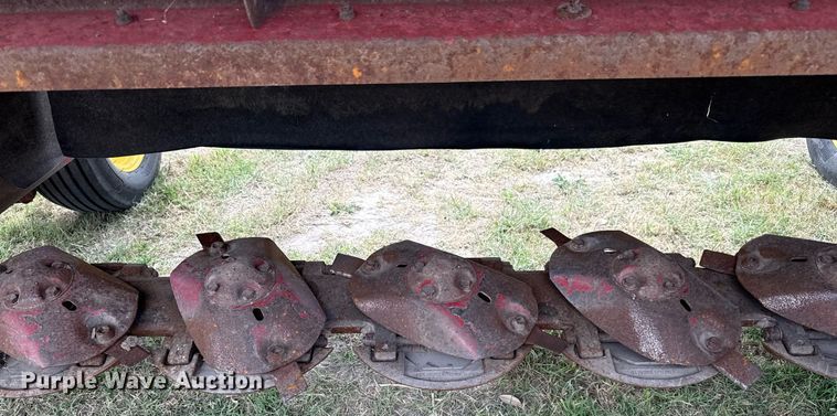 image for item EJ3586 2010 New Holland H6830 disc mower