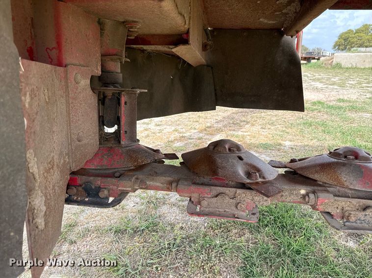 image for item EJ3586 2010 New Holland H6830 disc mower