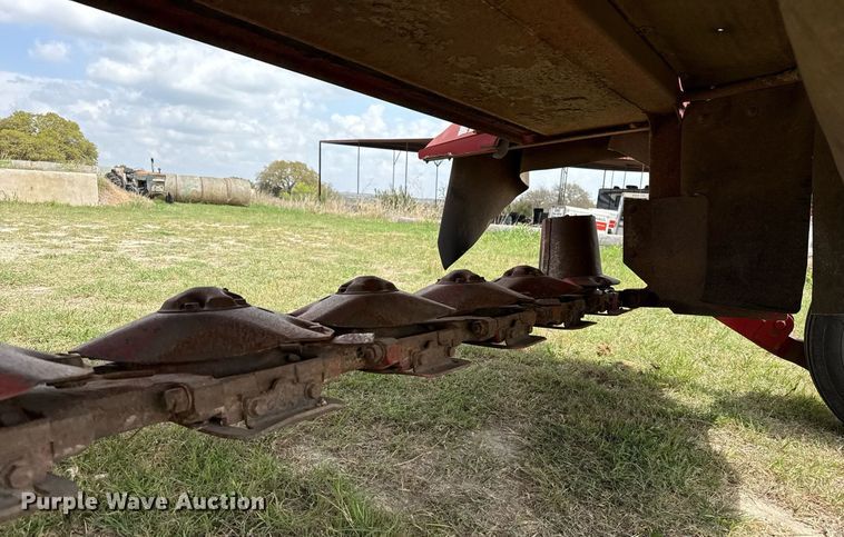 image for item EJ3586 2010 New Holland H6830 disc mower