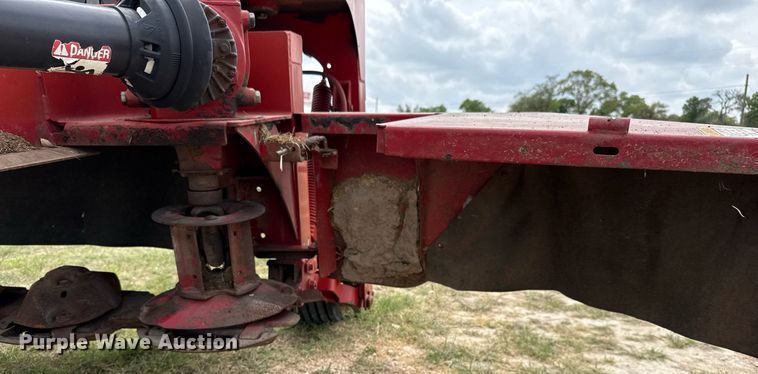 image for item EJ3586 2010 New Holland H6830 disc mower