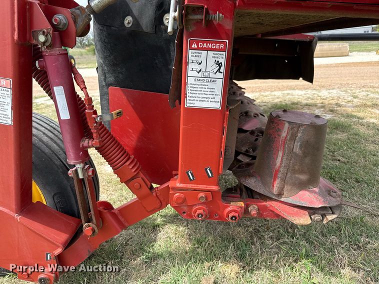 image for item EJ3586 2010 New Holland H6830 disc mower